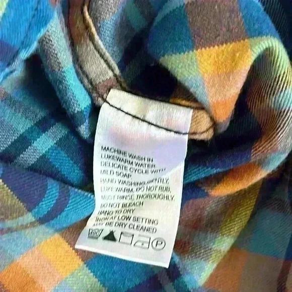 Men’s Viyella Wool and Cotton Plaid Long Sleeve Button Down - Size Medium - Picture 7 of 12